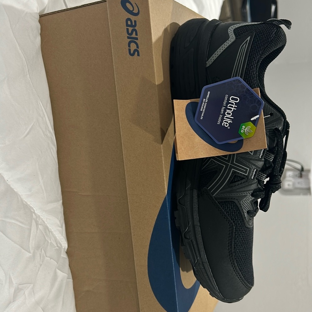 NWT men’s ASICS 8.5 x-wide